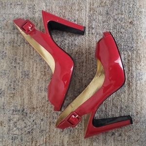 Guess Corry Red Patent Leather Peeo Toe Toe Heels size 7.5M